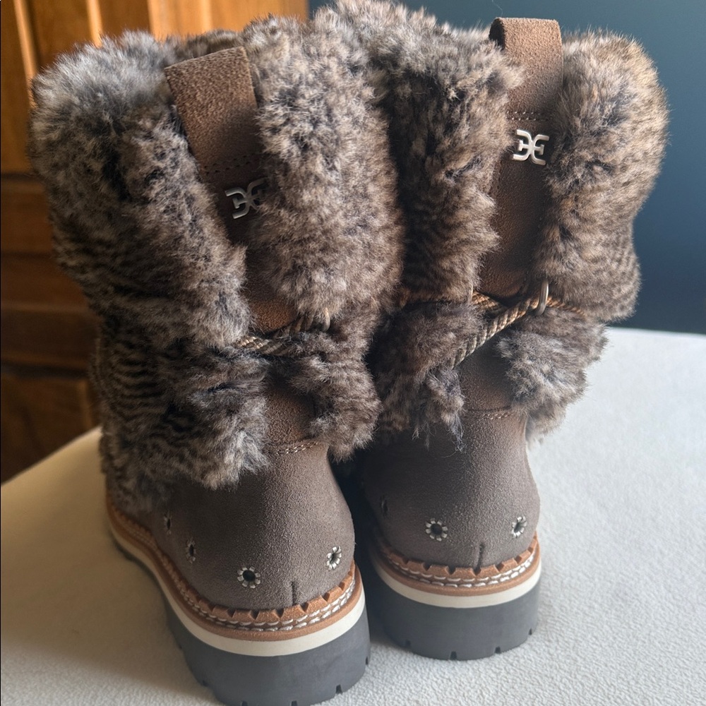 Sam Edelman “Blanche” Faux Fur Boots with Pom poms, size 7. - Picture 3 of 7